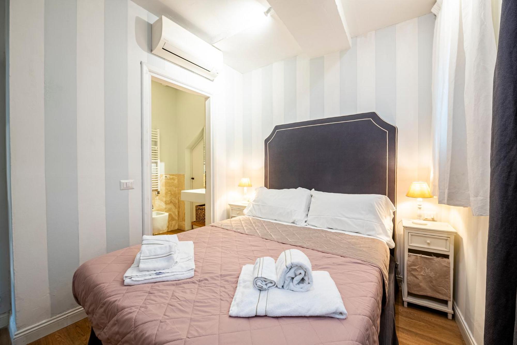 Suite In Pz. Michelangelo: Due Camere Con Due Bagni Firenze Kültér fotó
