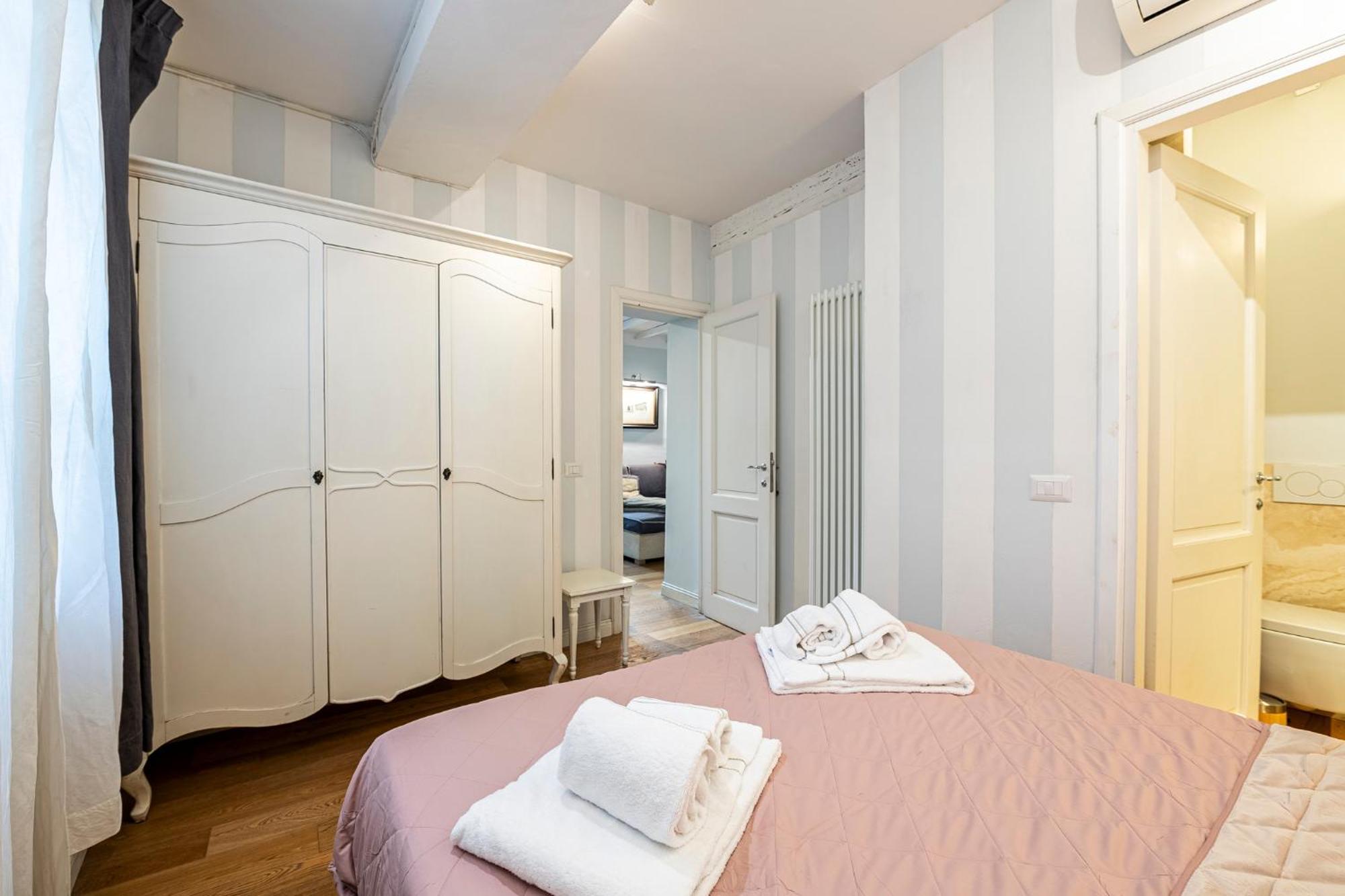 Suite In Pz. Michelangelo: Due Camere Con Due Bagni Firenze Kültér fotó